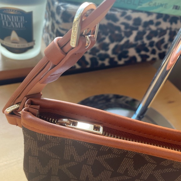 Michael Kors Belt-bag NWOT - Picture 13 of 15